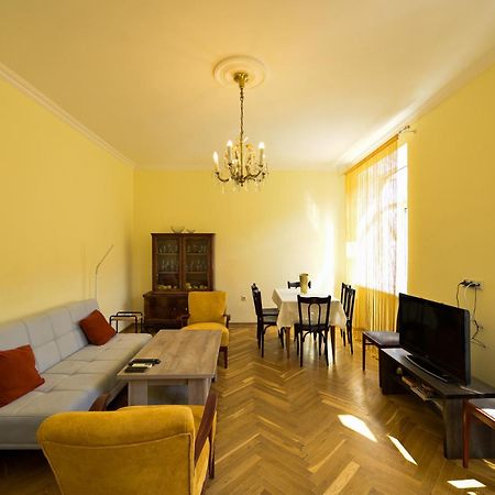 Newly Renovated In Heart Of City - Cascade Apartment Yerevan Exterior photo