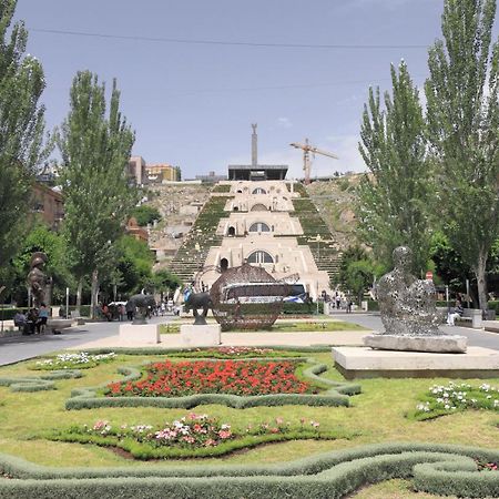 Newly Renovated In Heart Of City - Cascade Apartment Yerevan Exterior photo